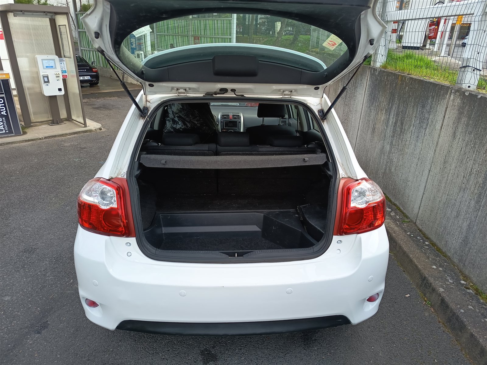 Toyota Auris VO 323 - Photo 4