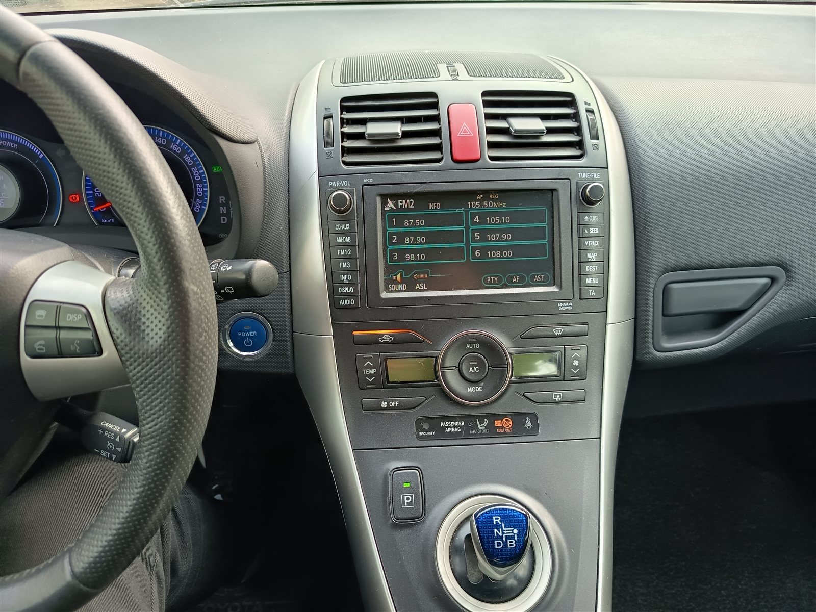 Toyota Auris VO 323 - Photo 16