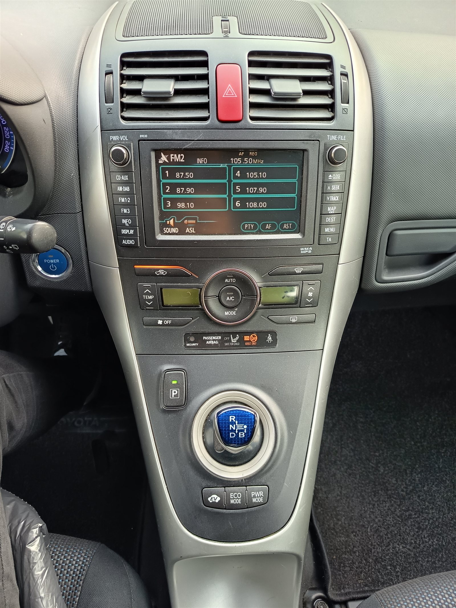 Toyota Auris VO 323 - Photo 17