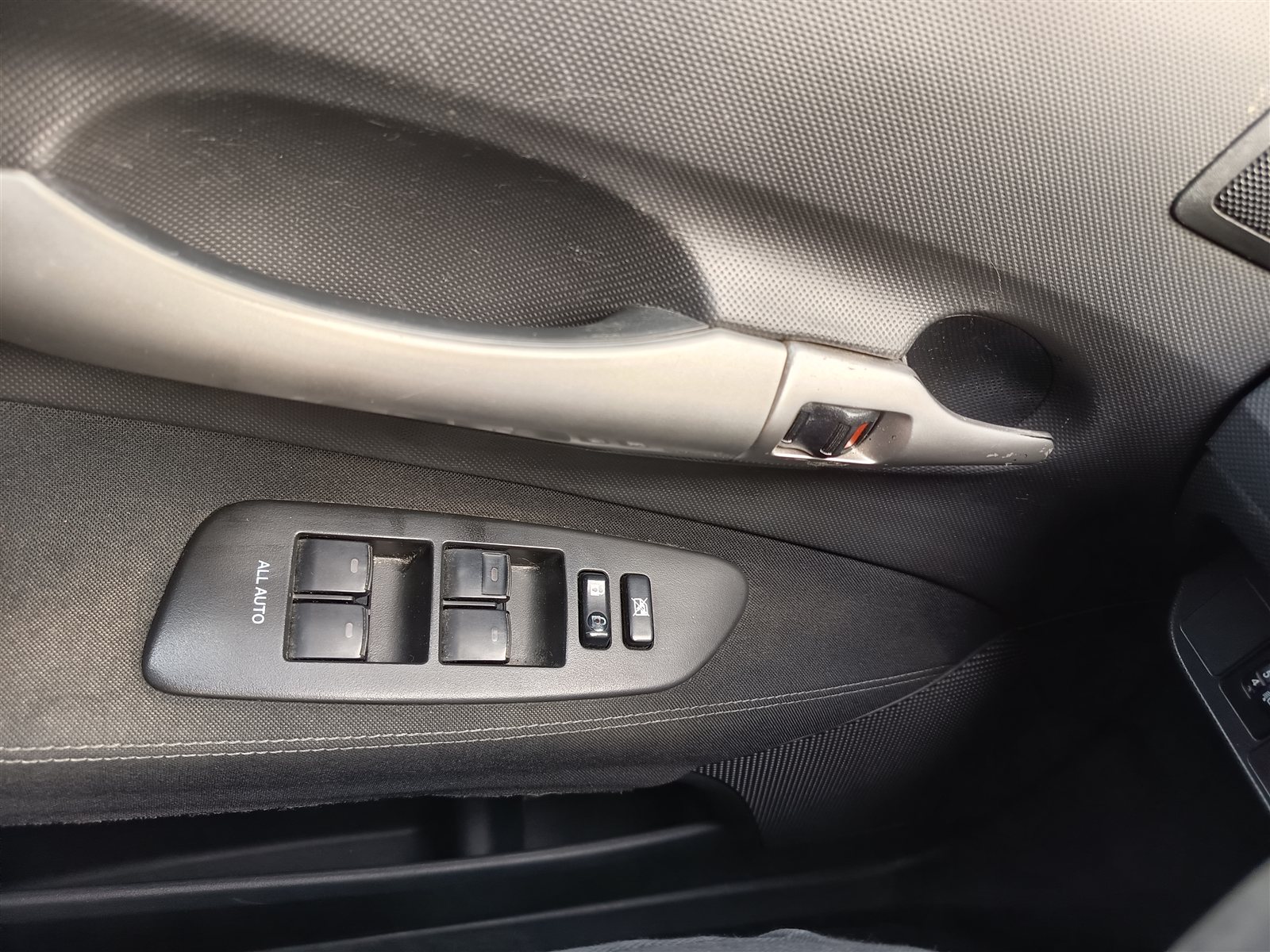 Toyota Auris VO 323 - Photo 20