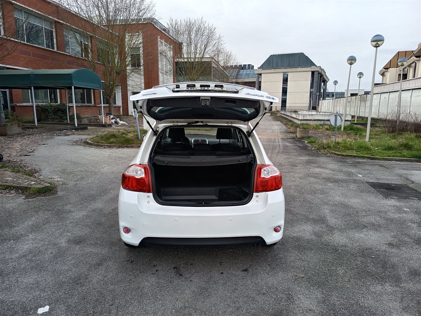 Toyota Auris VO 323 - Photo 31