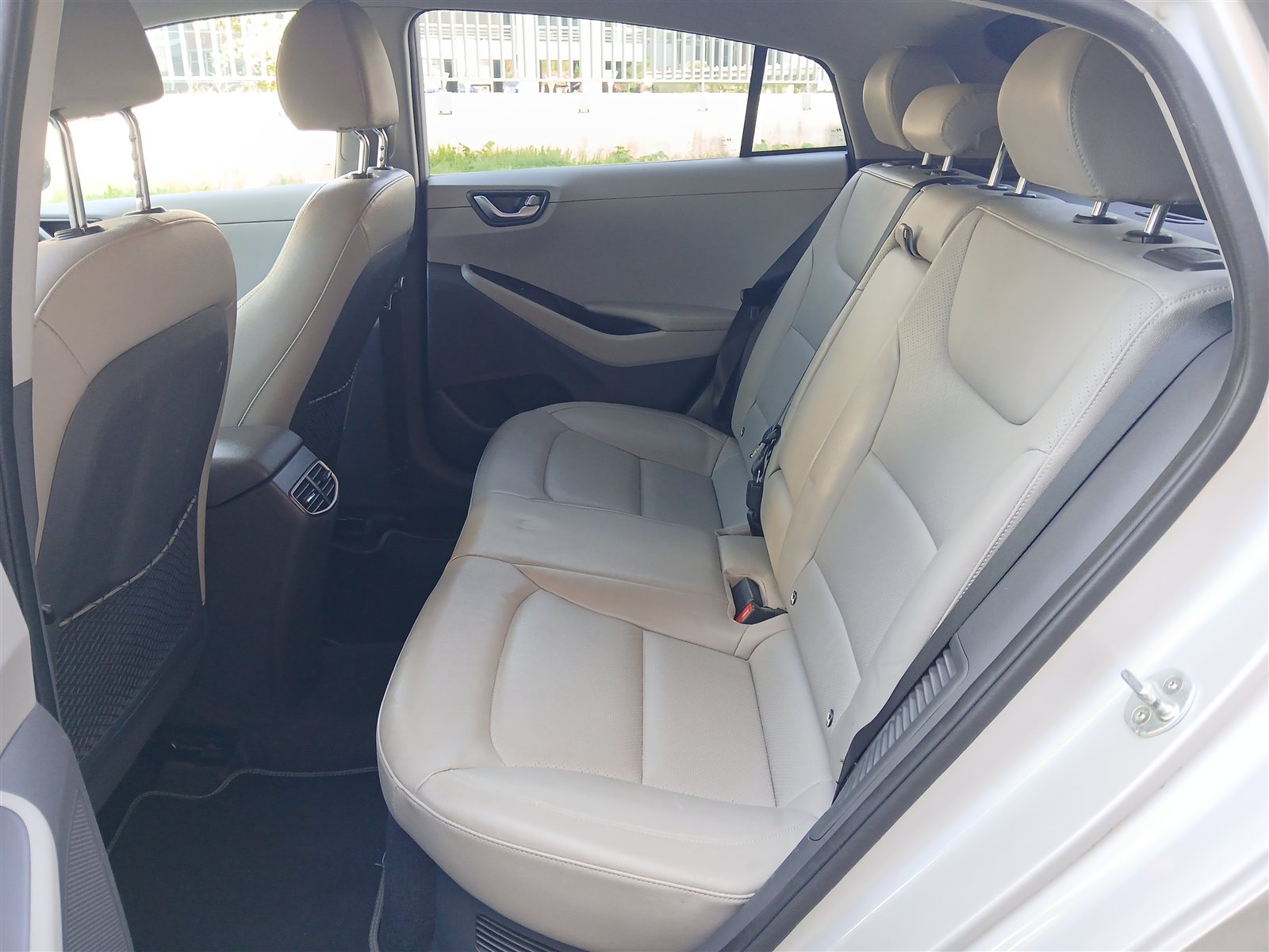 Hyundai Ioniq VO 363 - Photo 10