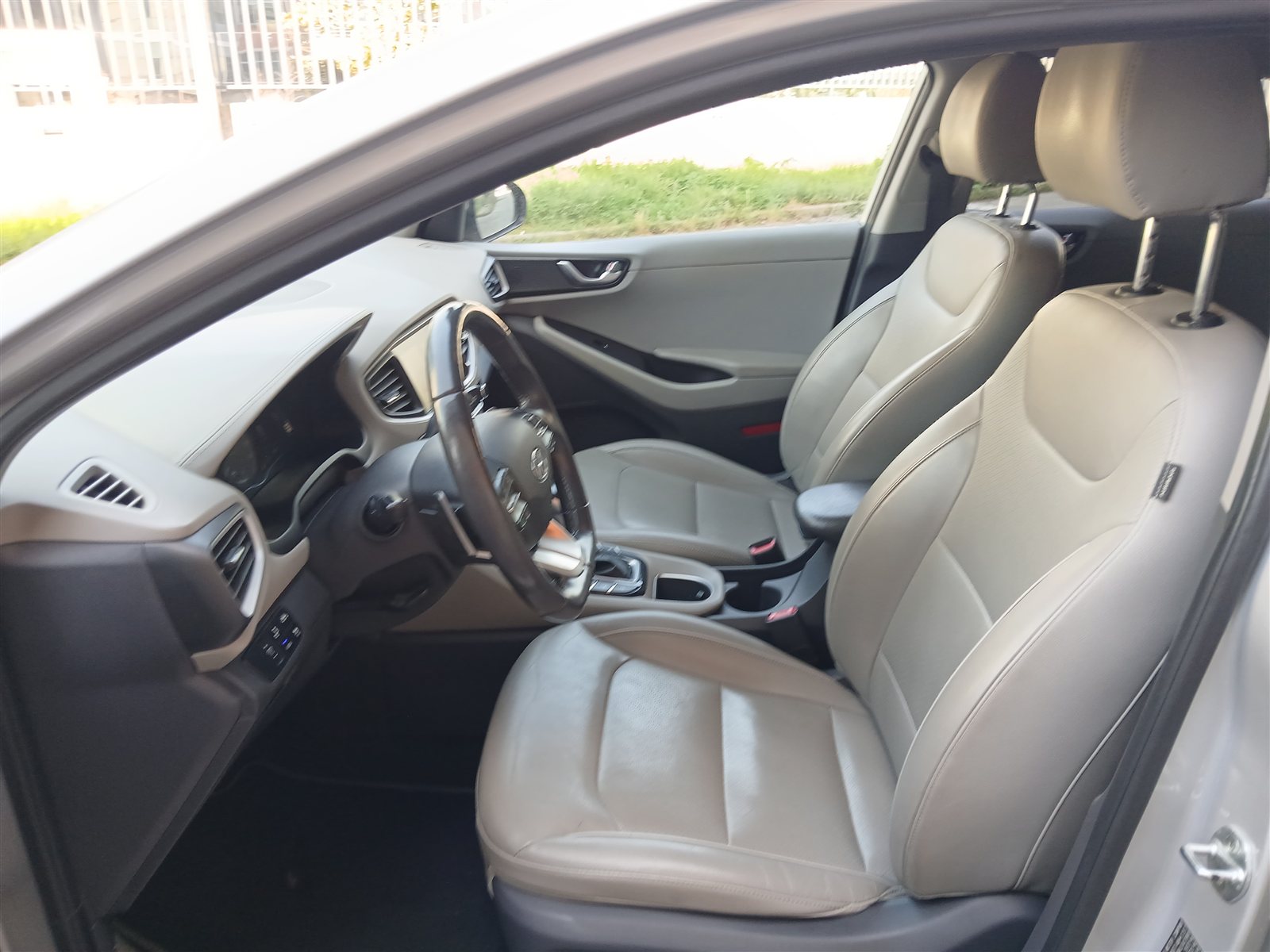 Hyundai Ioniq VO 363 - Photo 17