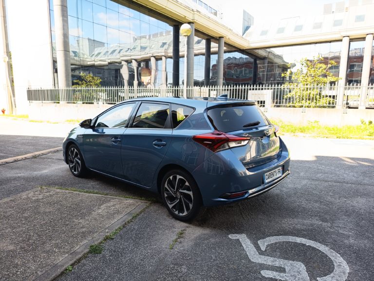 Toyota Auris VO 370 - Photo 4