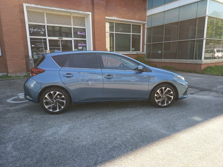 Toyota Auris VO 370 - Photo 7