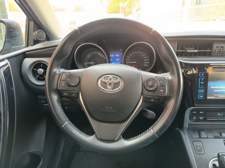 Toyota Auris VO 370 - Photo 10