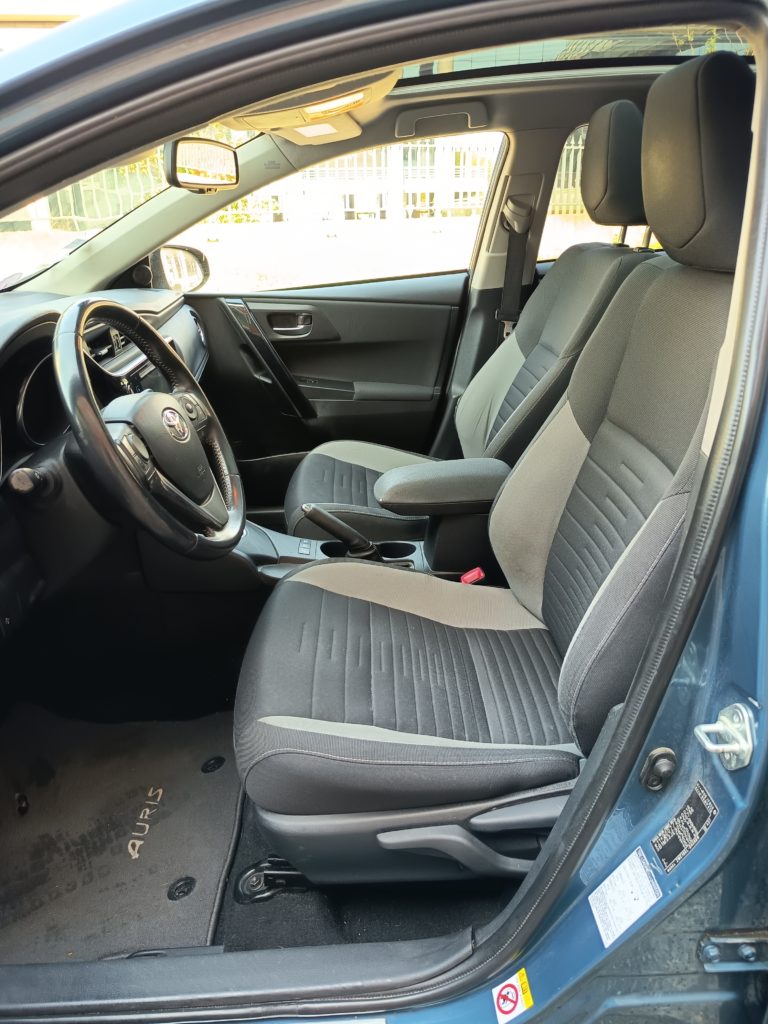 Toyota Auris VO 370 - Photo 12