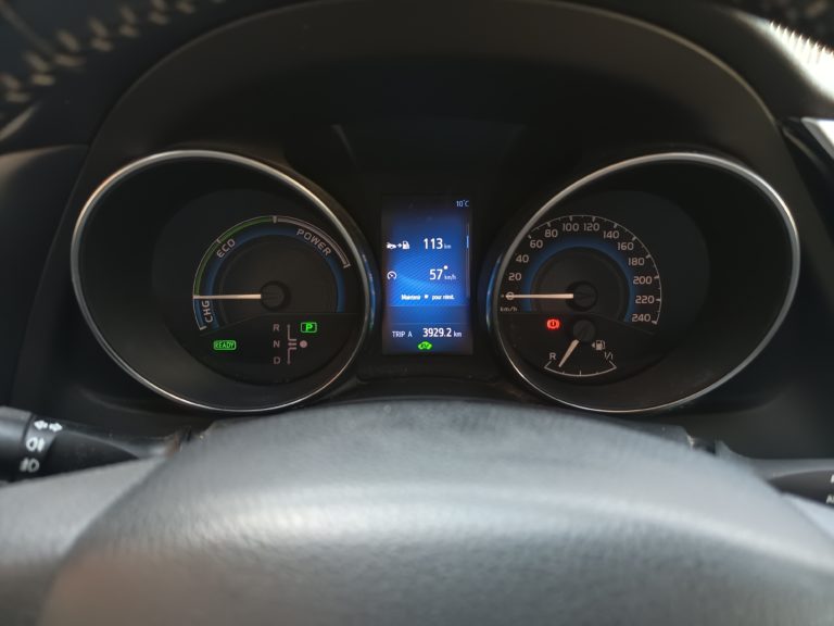 Toyota Auris VO 370 - Photo 16