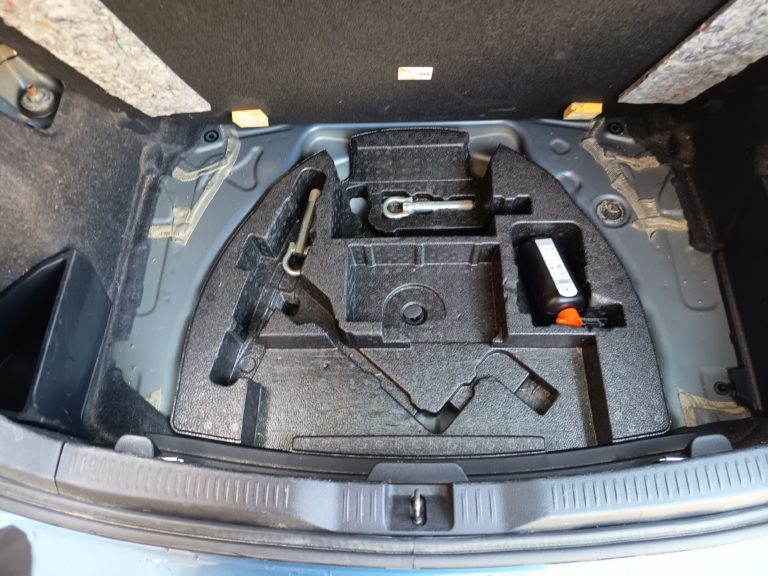 Toyota Auris VO 370 - Photo 20