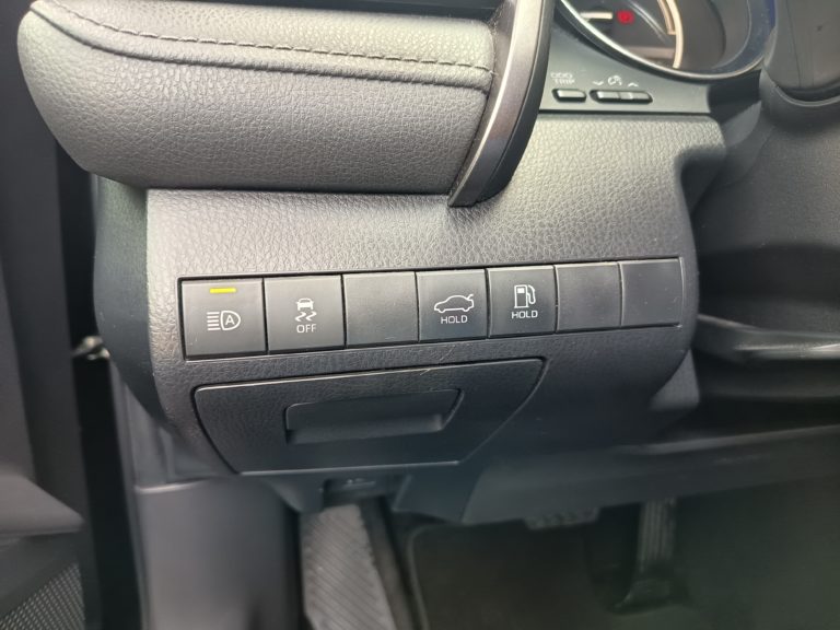 Toyota Camry VO 377 - Photo 18