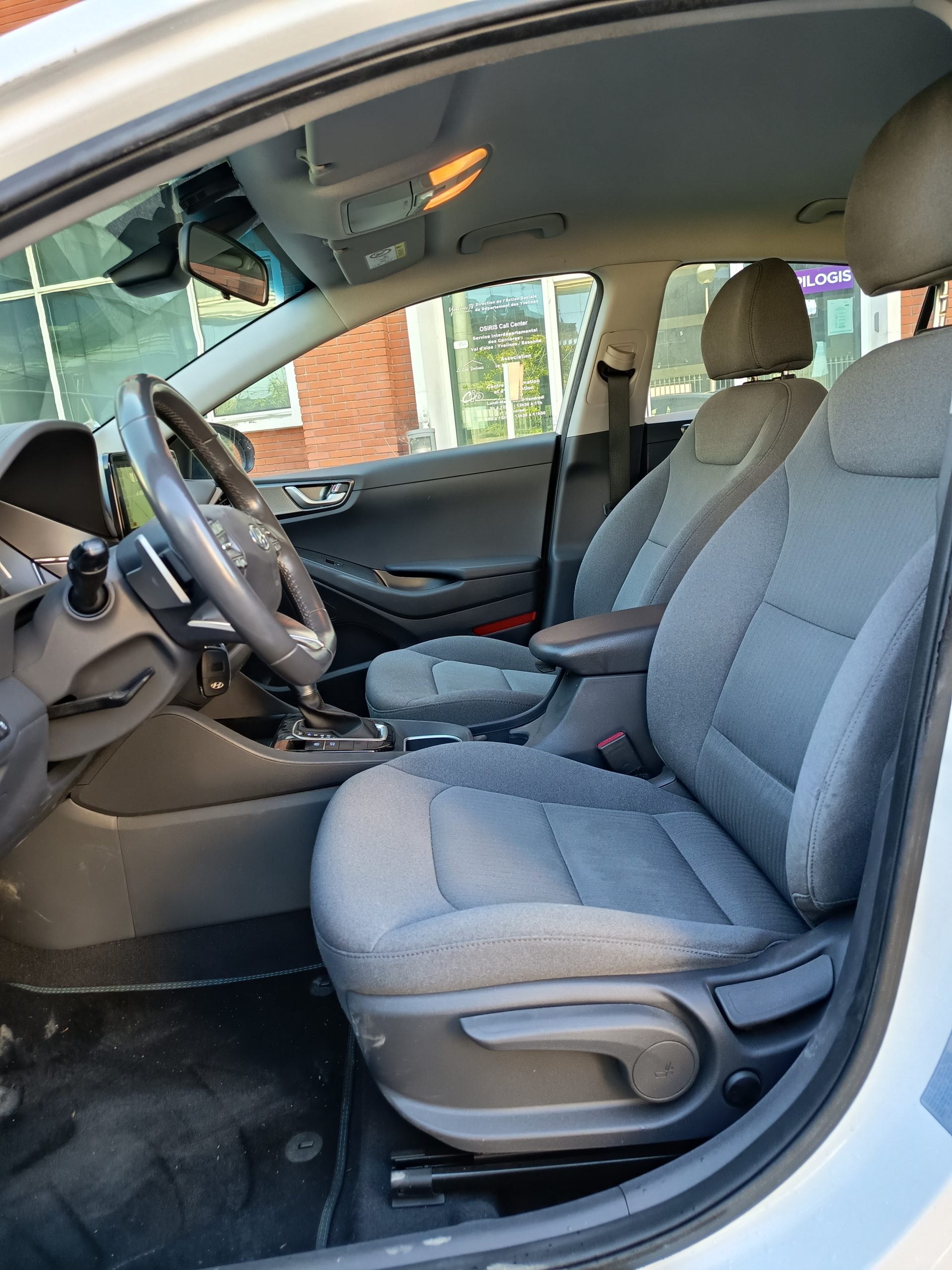 Hyundai Ioniq VO 344 - Photo 15
