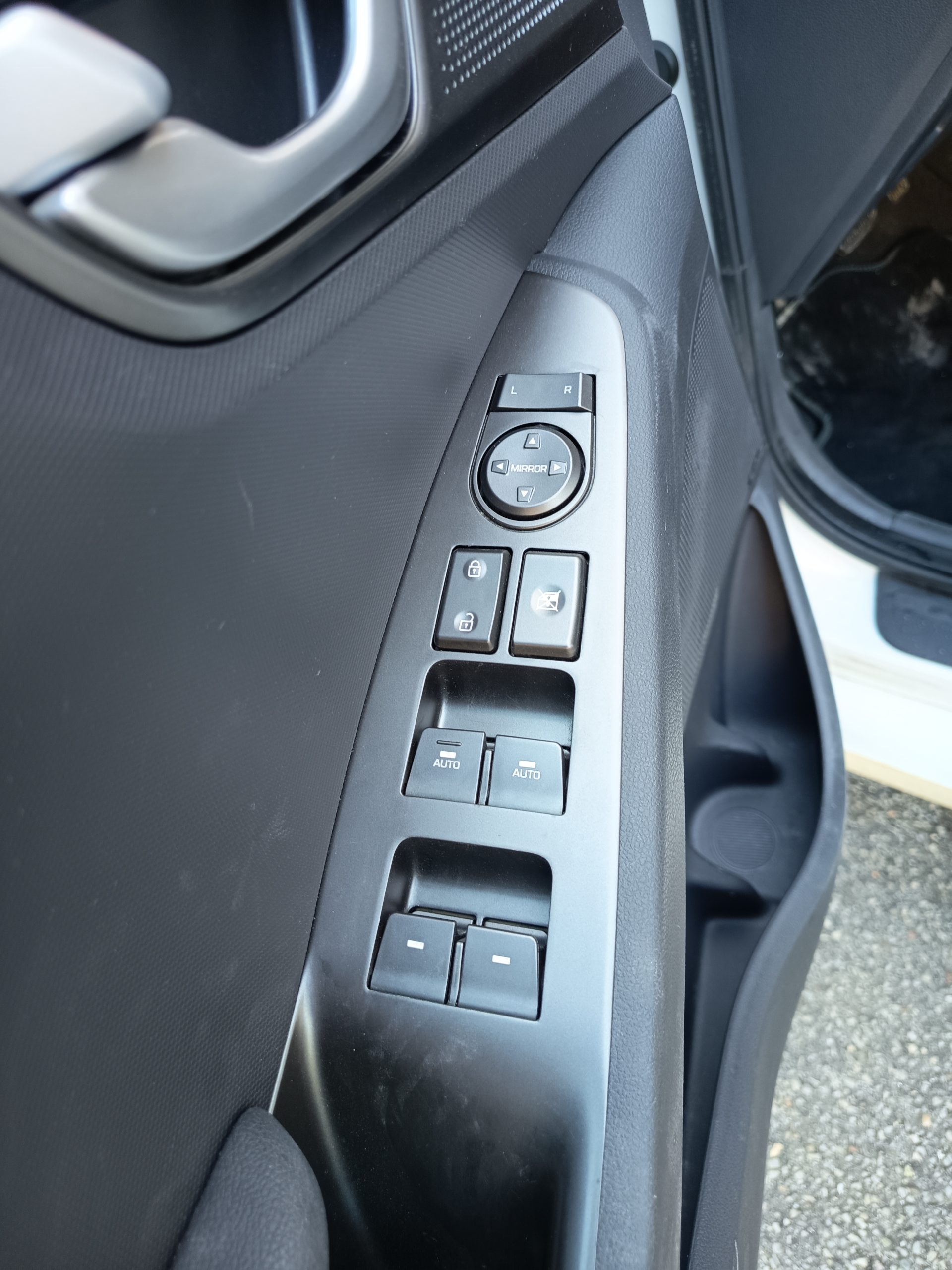 Hyundai Ioniq VO 344 - Photo 16