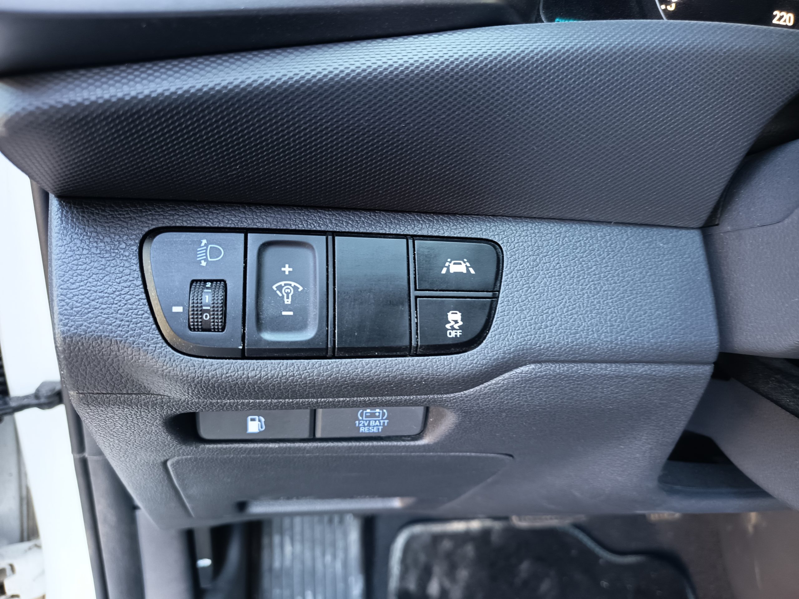 Hyundai Ioniq VO 344 - Photo 18