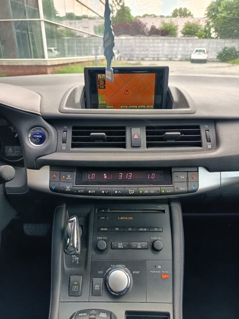 Lexus CT 200h VO 381 - Photo 13
