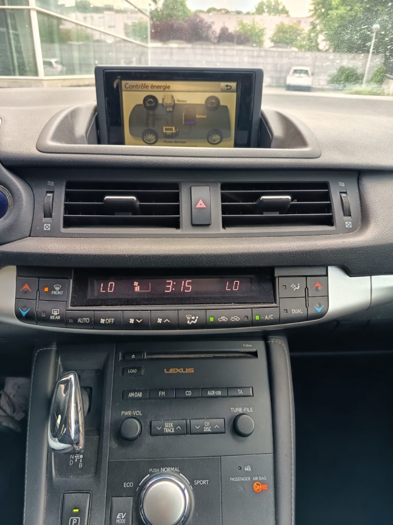 Lexus CT 200h VO 381 - Photo 17