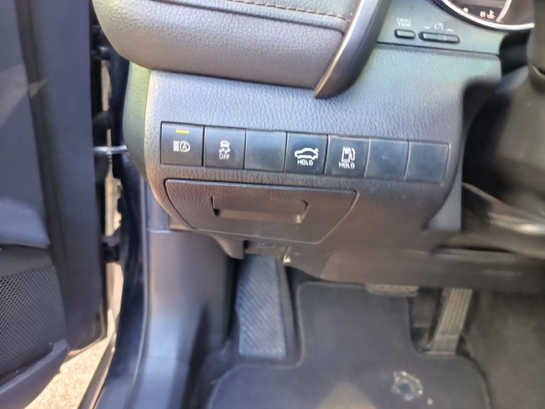 Toyota Camry VO 398 - Photo 17