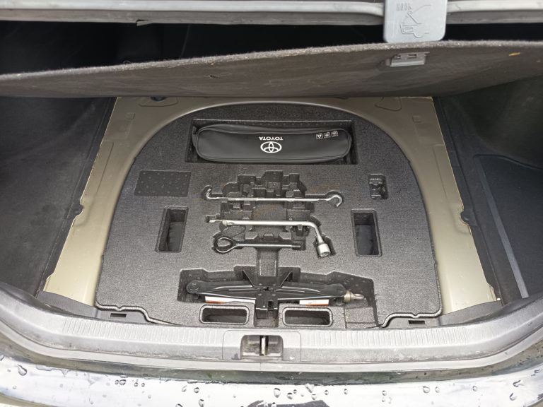 Toyota Camry VO 412 - Photo 17