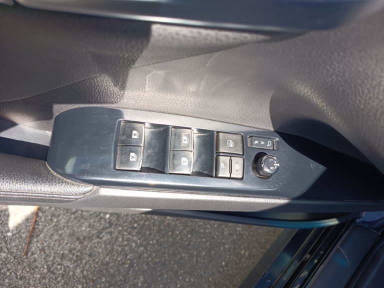 Toyota Camry VO 413 - Photo 16
