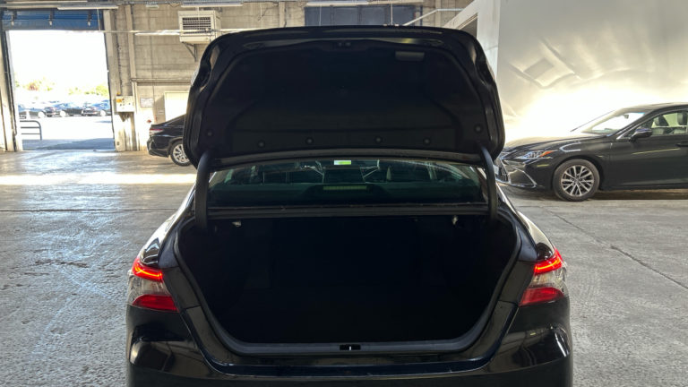 Toyota Camry VO 421 - Photo 11