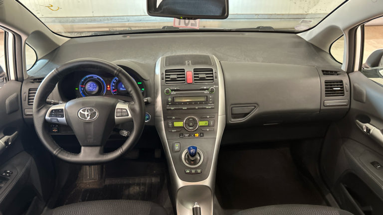 Toyota Auris VO 435 - Photo 6