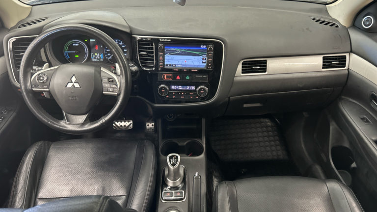 Mitsubishi Outlander VO 490 - Photo 7