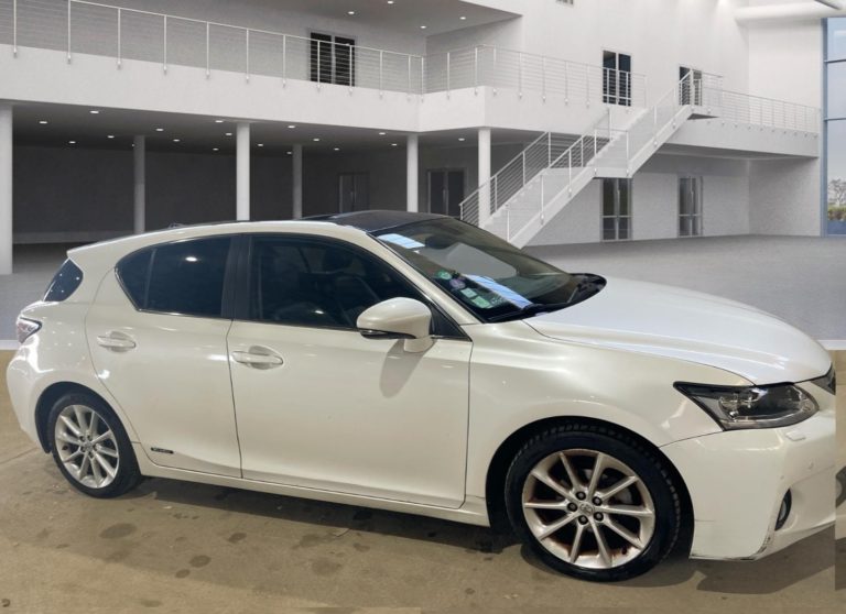 VO 516 - Lexus CT 200h