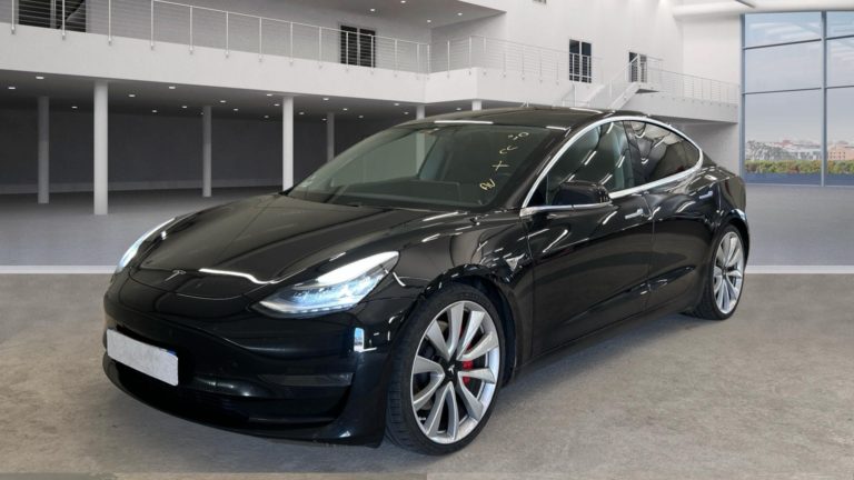 Tesla Model 3 VO 526 - Photo 2