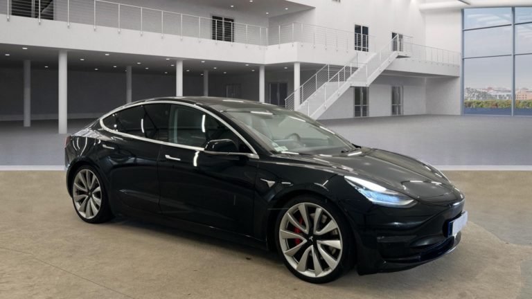 Tesla Model 3 VO 526 - Photo 3