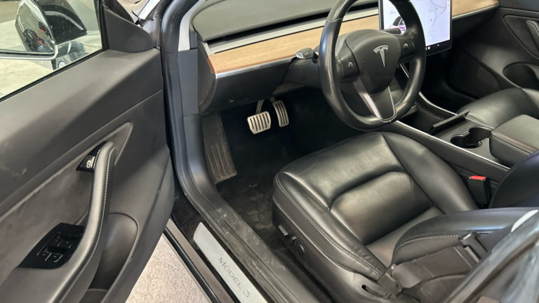 Tesla Model 3 VO 526 - Photo 7
