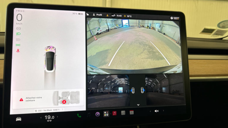Tesla Model 3 VO 526 - Photo 11