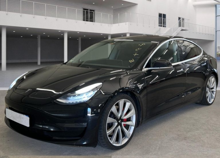 VO 526 - Tesla Model 3