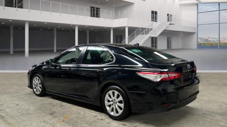 Toyota Camry VO 543 - Photo 5
