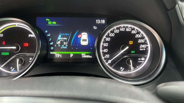 Toyota Camry VO 543 - Photo 6